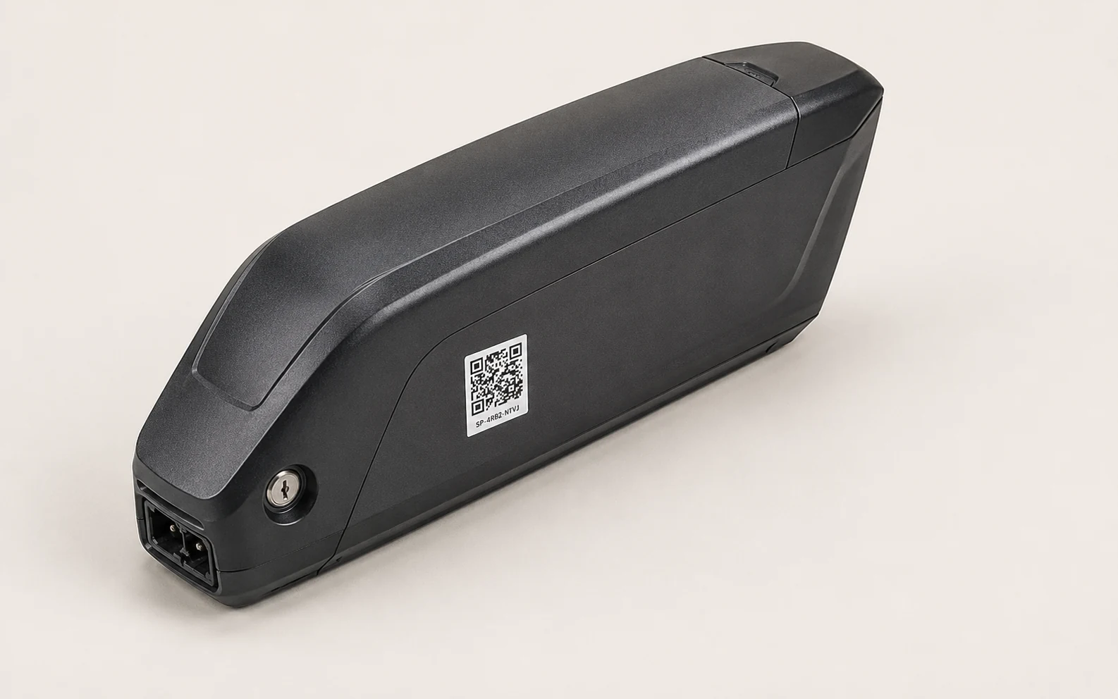 Pacco batteria di una e-bike con l’etichetta QR del passaporto Stele
